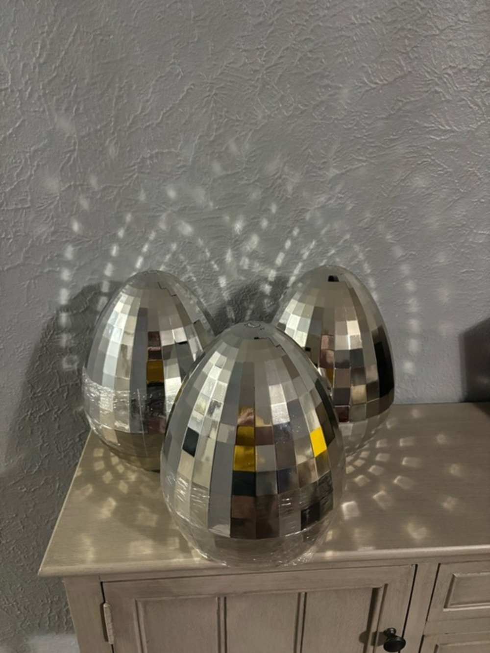 Set of 3 Mirrored Mosaic Egg Décor - Silver